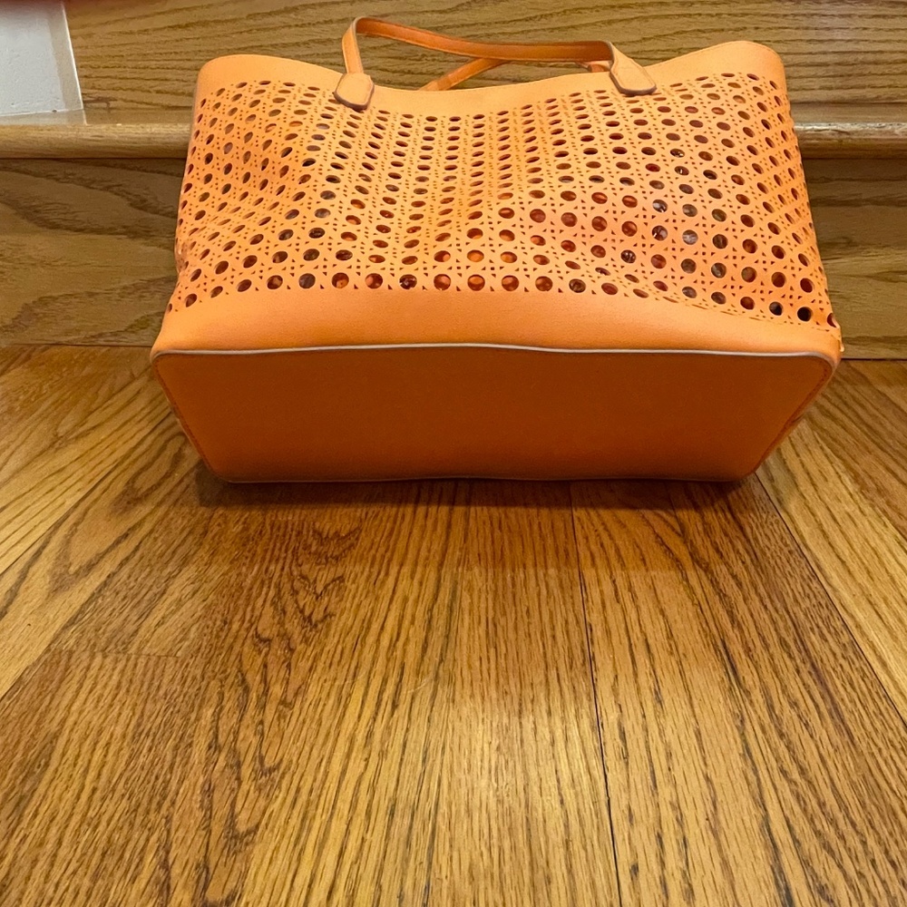 NWT Nanette Lepore Gillian Perforated faux leather tote, with crossbody bag - Picture 4 of 4